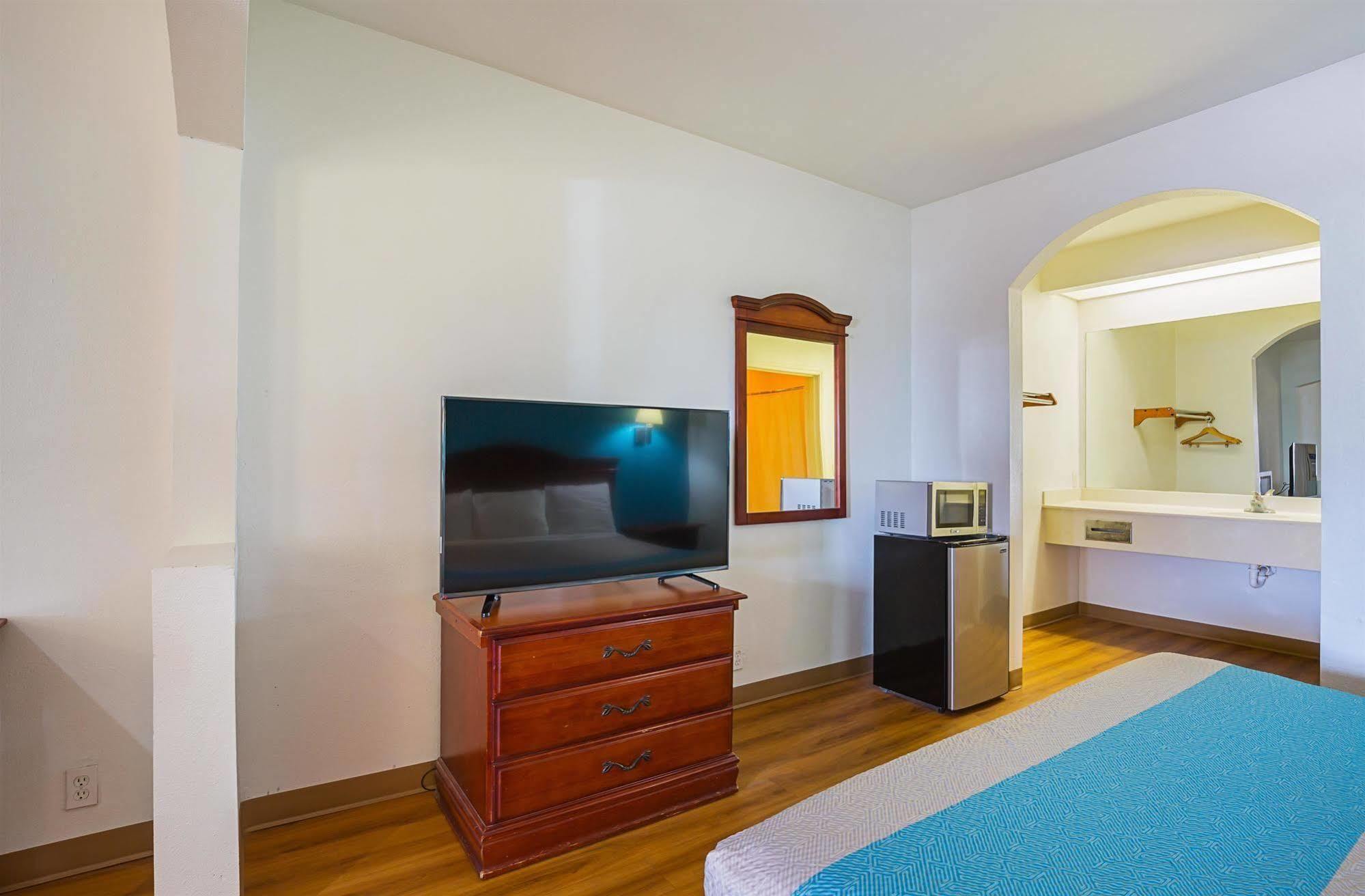 Island Inn By Oyo Galveston Beach, Tx Buitenkant foto